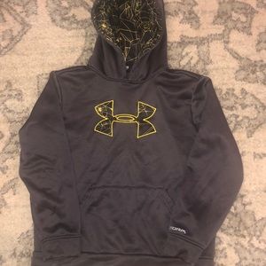 Under armour boys hoodie medium
